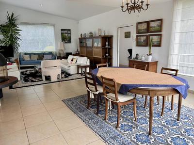 Maison - 160 m² - 7 pièces