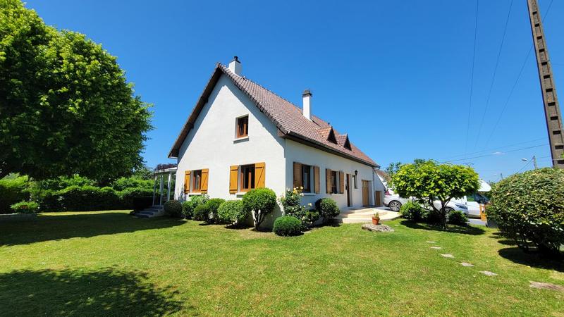 Maison - 225 m² - 7 pièces