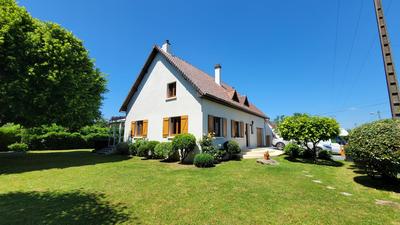 Maison - 225 m² - 7 pièces