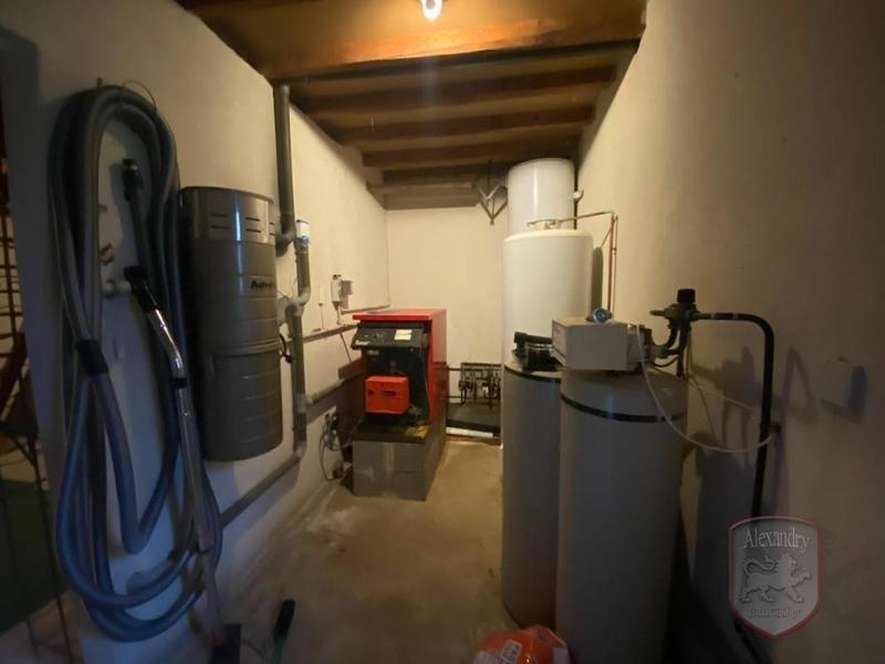 Maison - 240 m² - 9 pièces