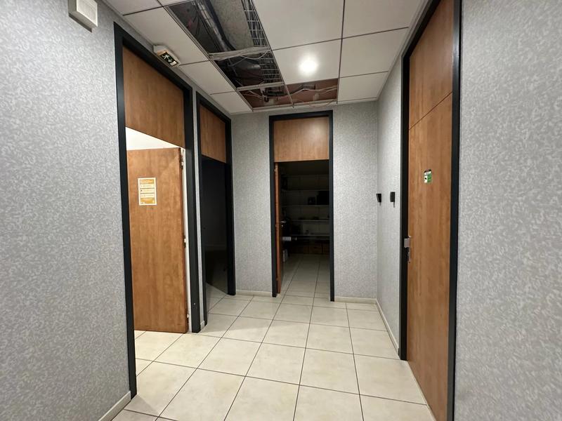 Magasins - 194 m² - 7 pièces