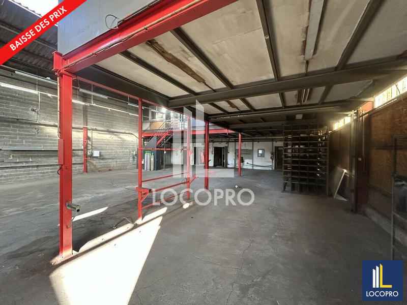 Local d'activité / Entrepôt - 857 m²