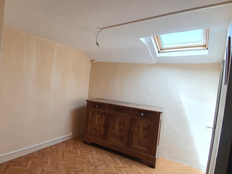 Maison - 83 m² - 8 pièces