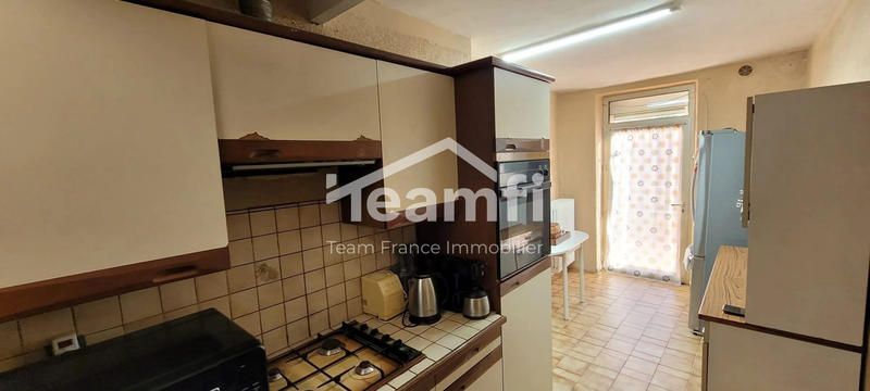 Maison - 170 m² - 9 pièces