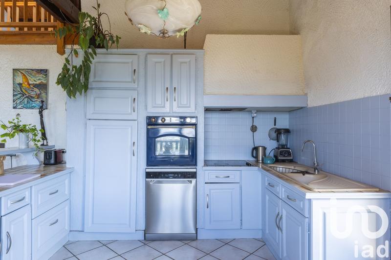 Maison - 222 m² - 8 pièces