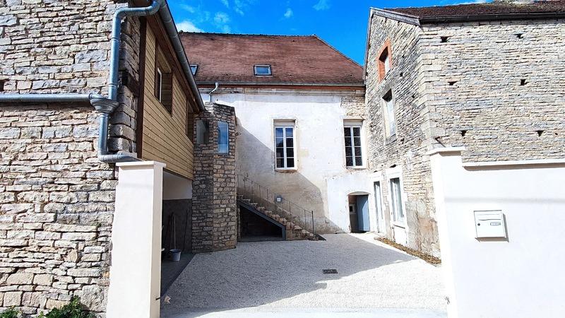 Maison - 223 m² - 9 pièces