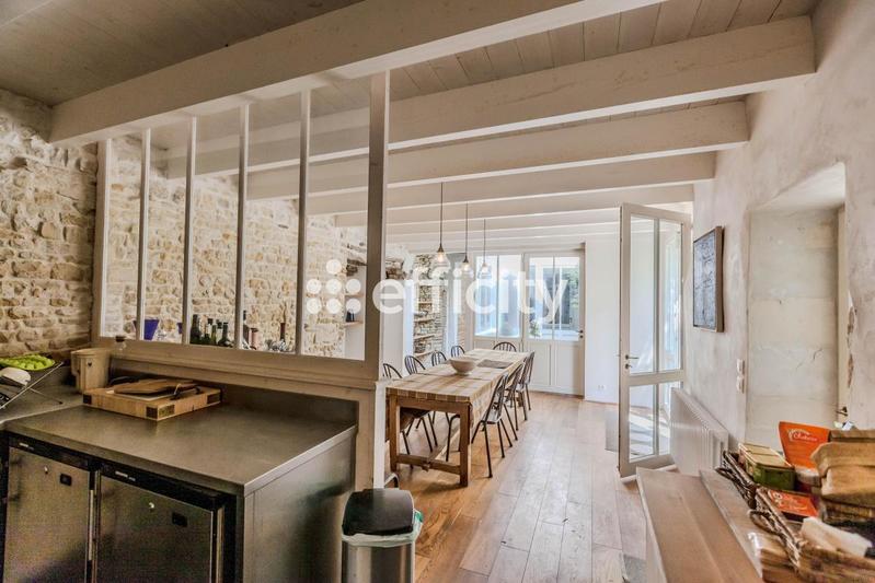 Maison - 192 m² - 9 pièces