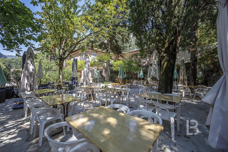 Maison - 500 m² - 20 pièces