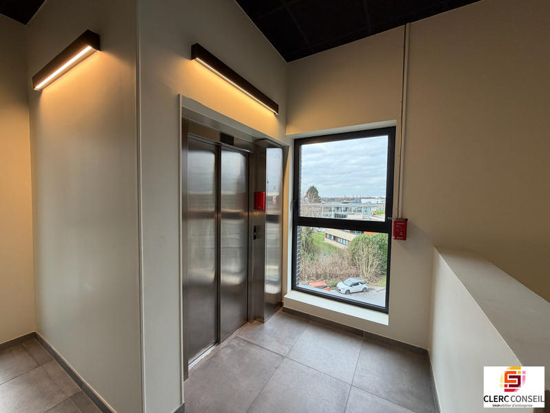 Bureau - 228 m²