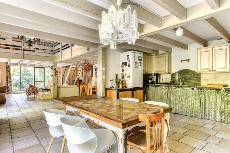 Maison - 280 m² - 11 pièces