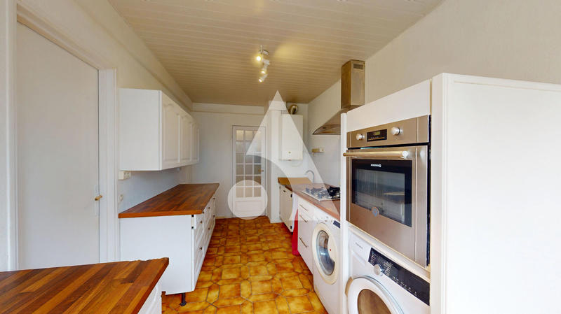 Appartement - 90 m² - 4 pièces