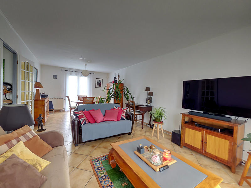 Maison - 92 m² - 6 pièces