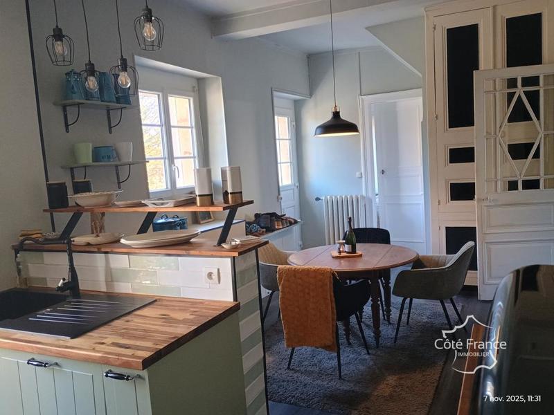 Maison de ville - 211 m² - 8 pièces