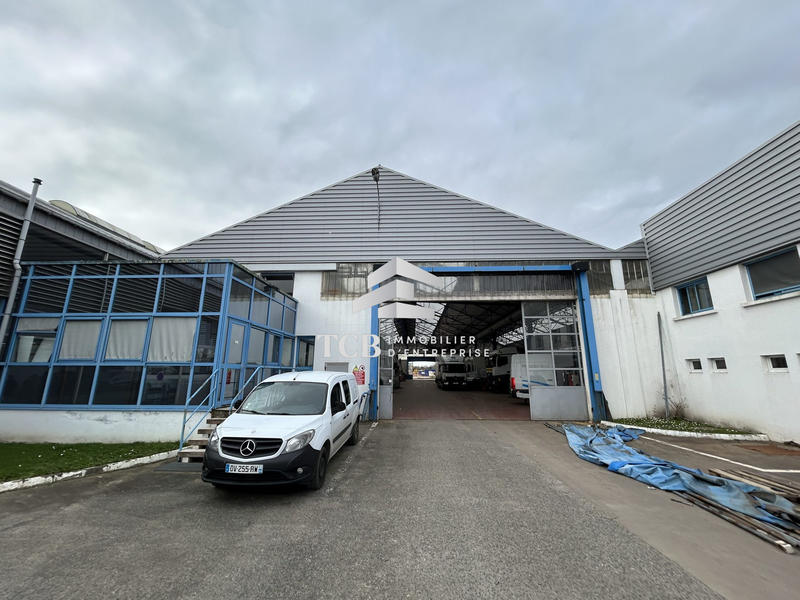 Local d'activités - 8 982 m²