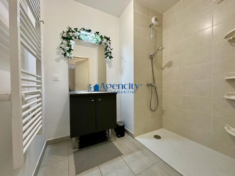 Appartement - 90 m² - 4 pièces