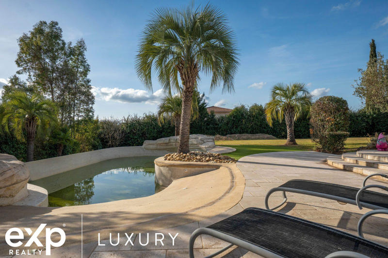 Maison contemporaine - 289 m² - 6 pièces