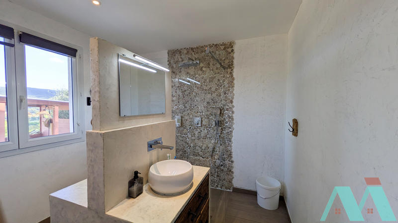 Maison - 102 m² - 4 pièces