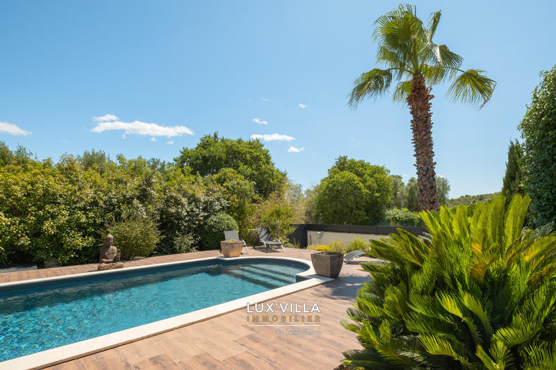 Maison - 251 m² - 8 pièces