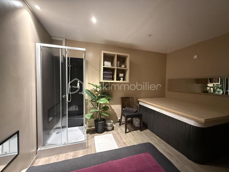 Immeuble - 132 m² - 6 pièces