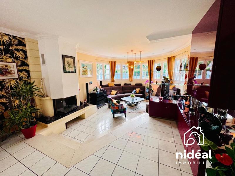 Maison - 152 m² - 6 pièces