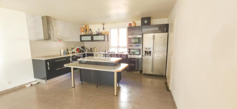 Maison - 99 m² - 5 pièces