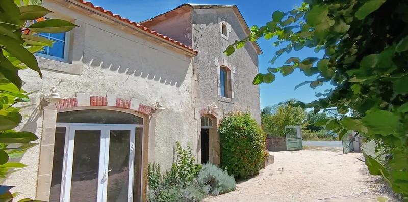 Maison - 200 m² - 6 pièces