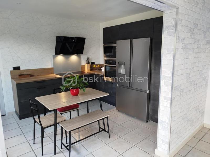 Maison - 248 m² - 11 pièces