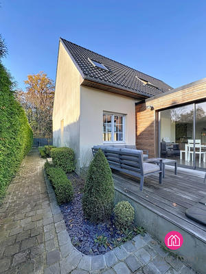 Maison - 162 m² - 9 pièces