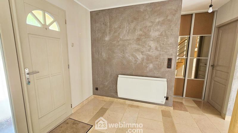 Maison - 202 m² - 8 pièces