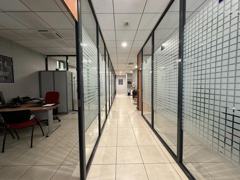 Magasins - 194 m² - 7 pièces