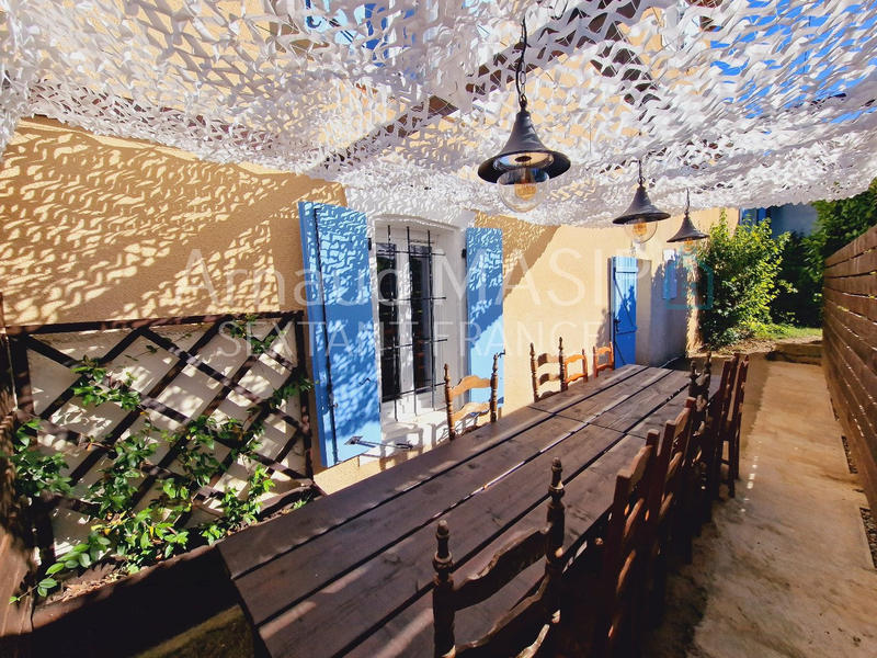 Maison - 273 m² - 11 pièces