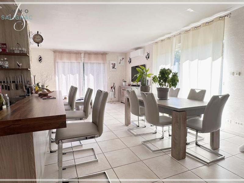 Maison - 140 m² - 5 pièces