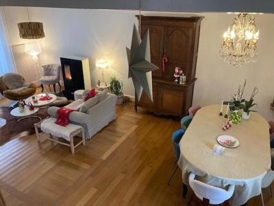 Maison - 205 m² - 8 pièces