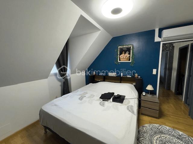 Maison - 186 m² - 9 pièces