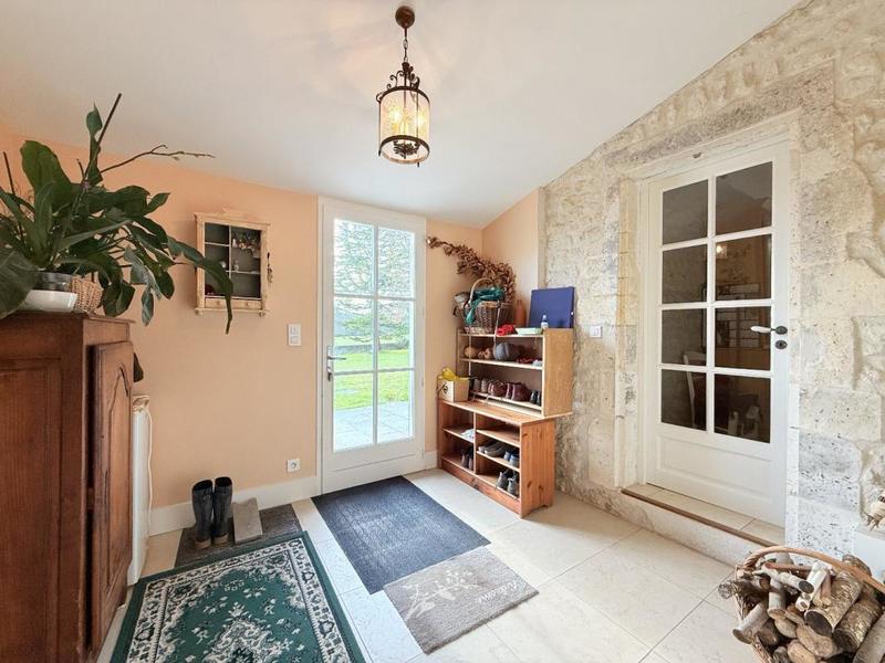 Maison - 238 m² - 5 pièces