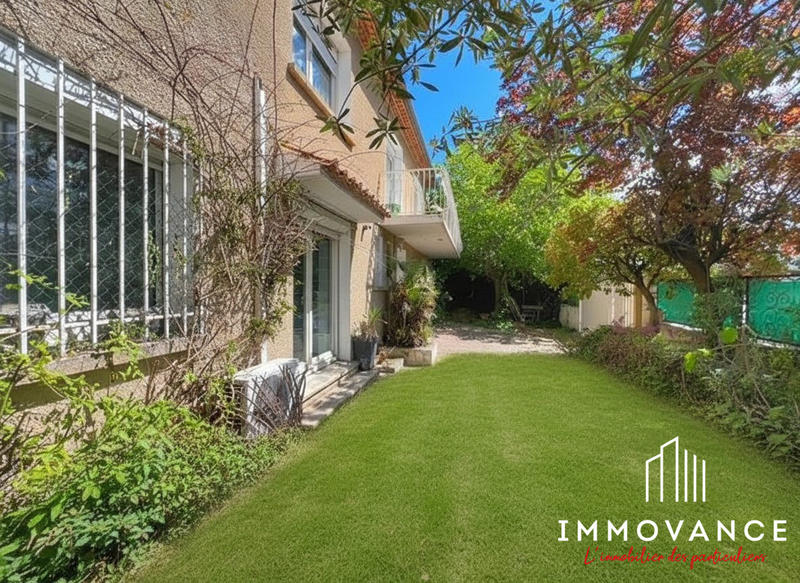 Villa - 180 m² - 8 pièces