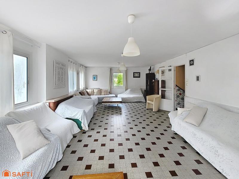 Villa - 300 m² - 17 pièces