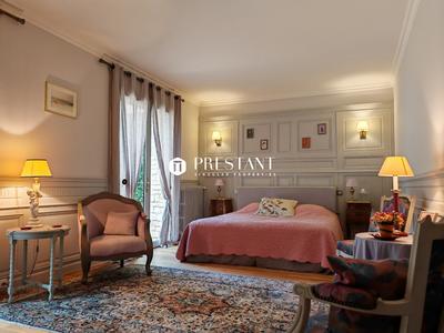 Maison de maîtres - 462 m² - 13 pièces