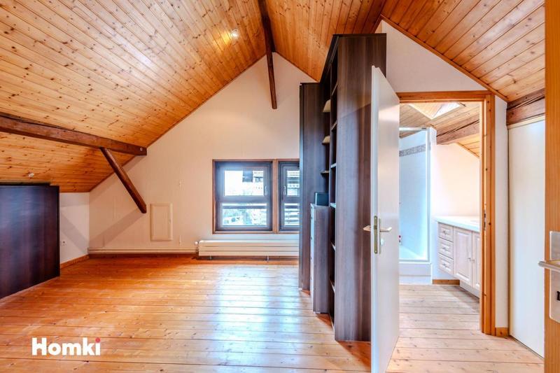 Maison - 200 m² - 7 pièces