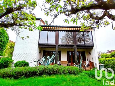 Maison de ville - 174 m² - 9 pièces