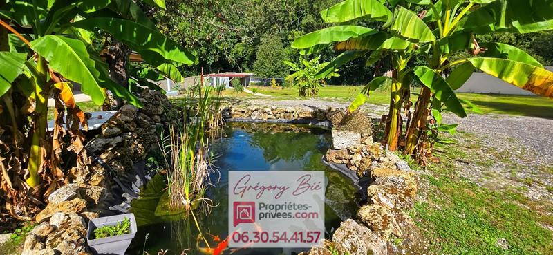 Maison - 270 m² - 9 pièces