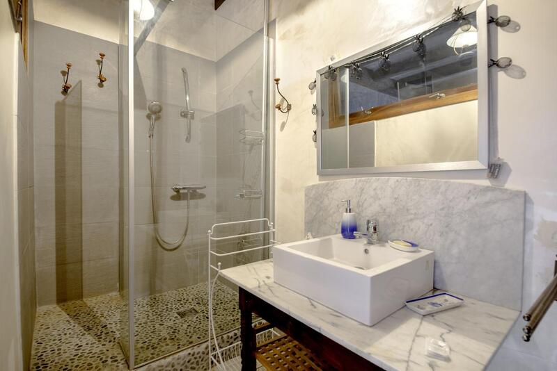 Maison - 260 m² - 8 pièces