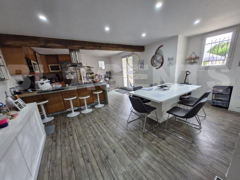 Maison - 111 m² - 4 pièces