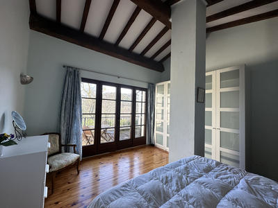 Mas - 700 m² - 20 pièces