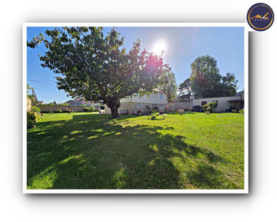 Maison traditionnelle - 200 m² - 8 pièces