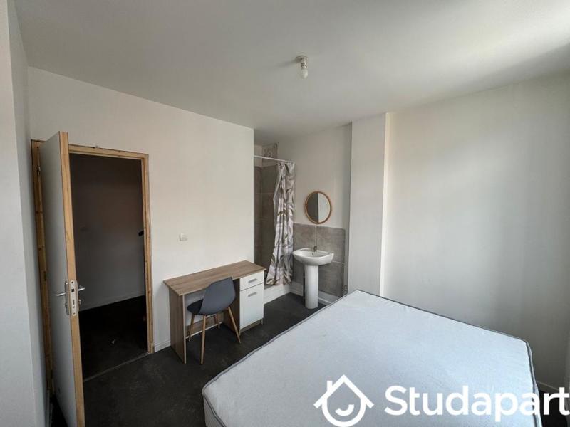 Chambre - 11 m² - 1 pièce