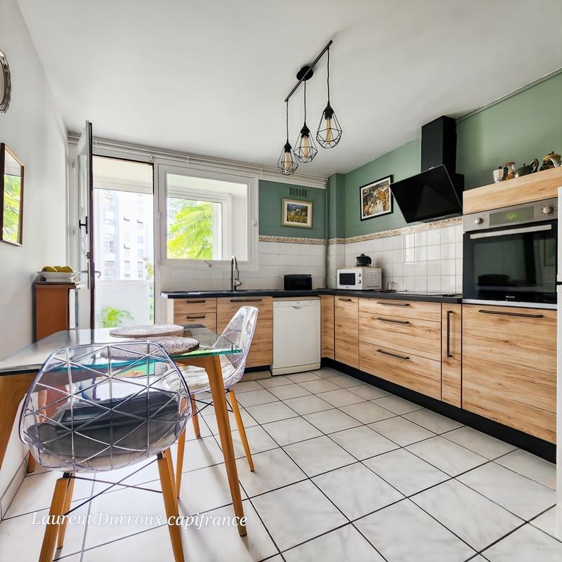 Appartement - 80 m² - 3 pièces