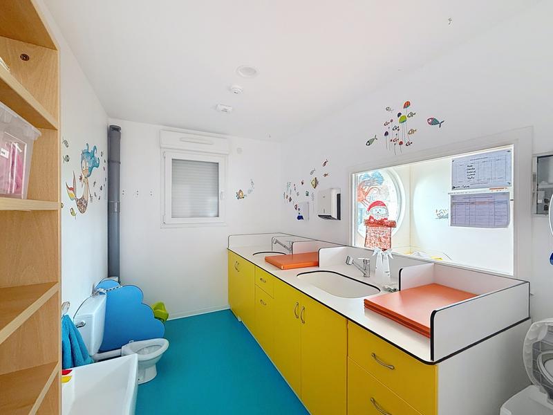 Local d'activités - 210 m² - 6 pièces