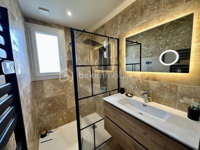 Maison - 110 m² - 4 pièces