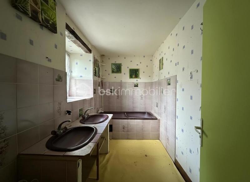 Maison - 240 m² - 10 pièces